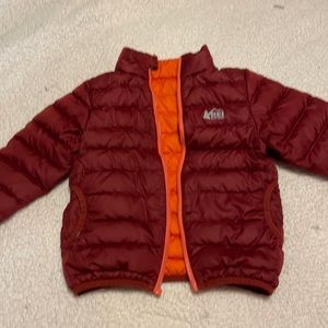REI light weight puffer jacket